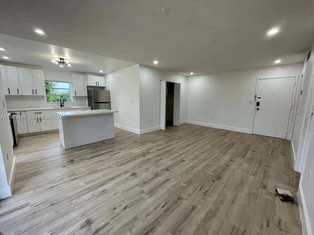 SUNSET VILLAS CONDO - Residential Lease