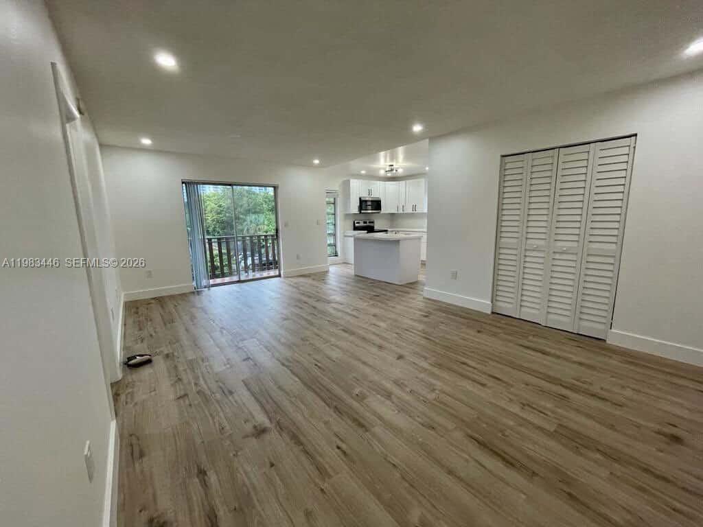SUNSET VILLAS CONDO - Residential Lease