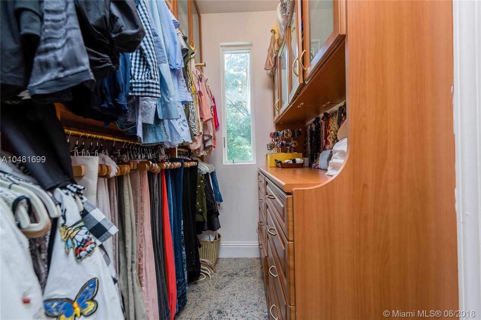 VILLAS DE VIZCAYA - Residential Lease