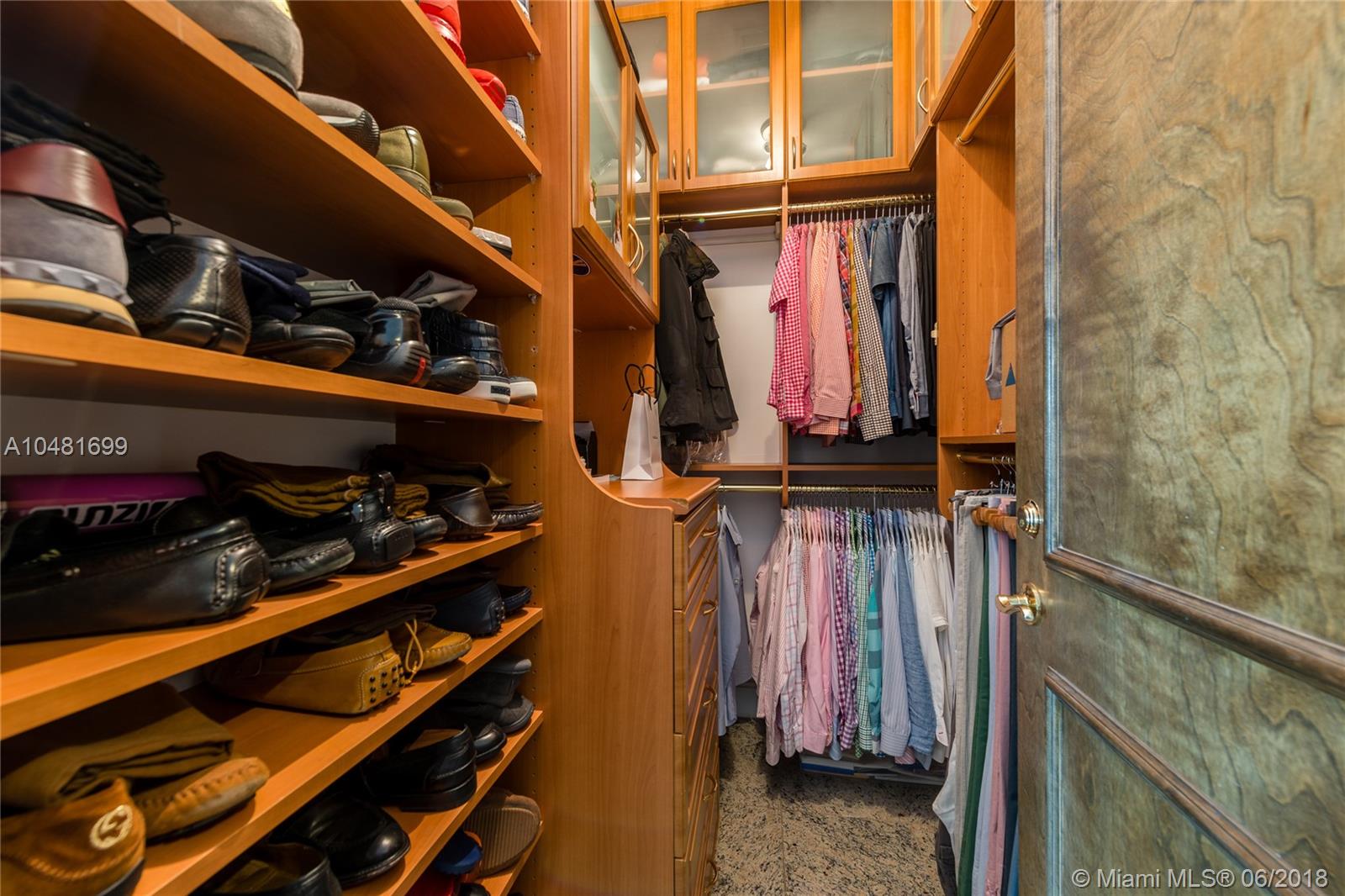 VILLAS DE VIZCAYA - Residential Lease