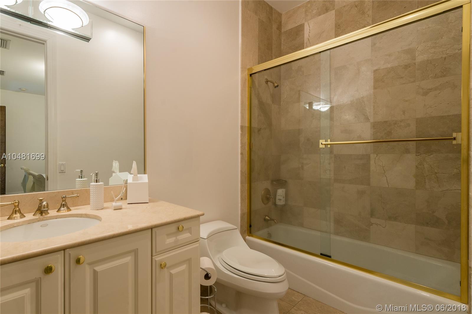 VILLAS DE VIZCAYA - Residential Lease