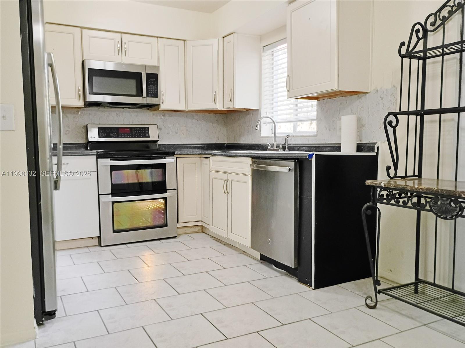 SIGNAL HILL - Residential