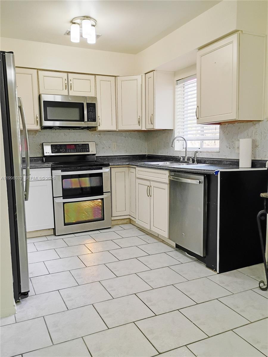 SIGNAL HILL - Residential