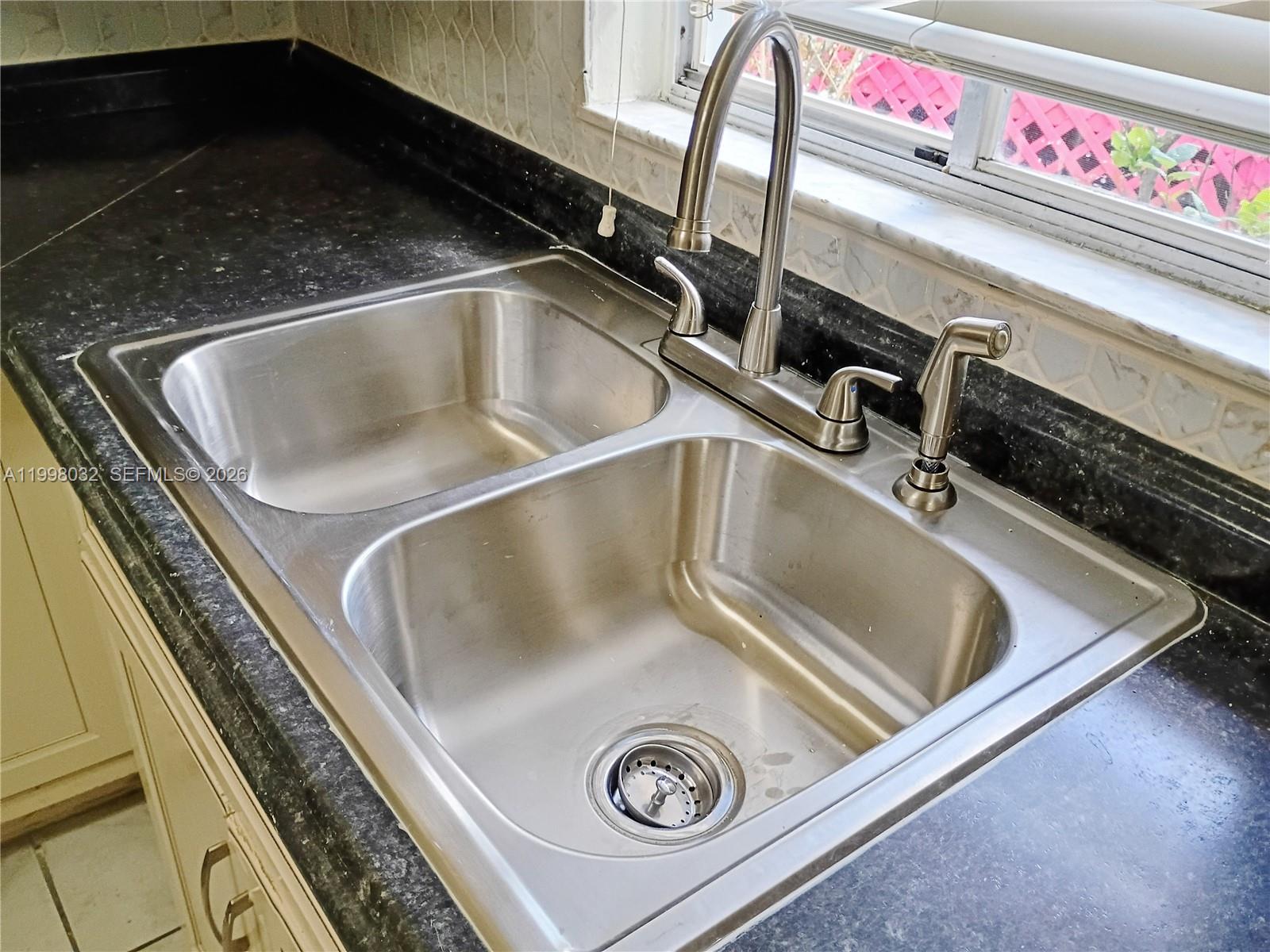 SIGNAL HILL - Residential