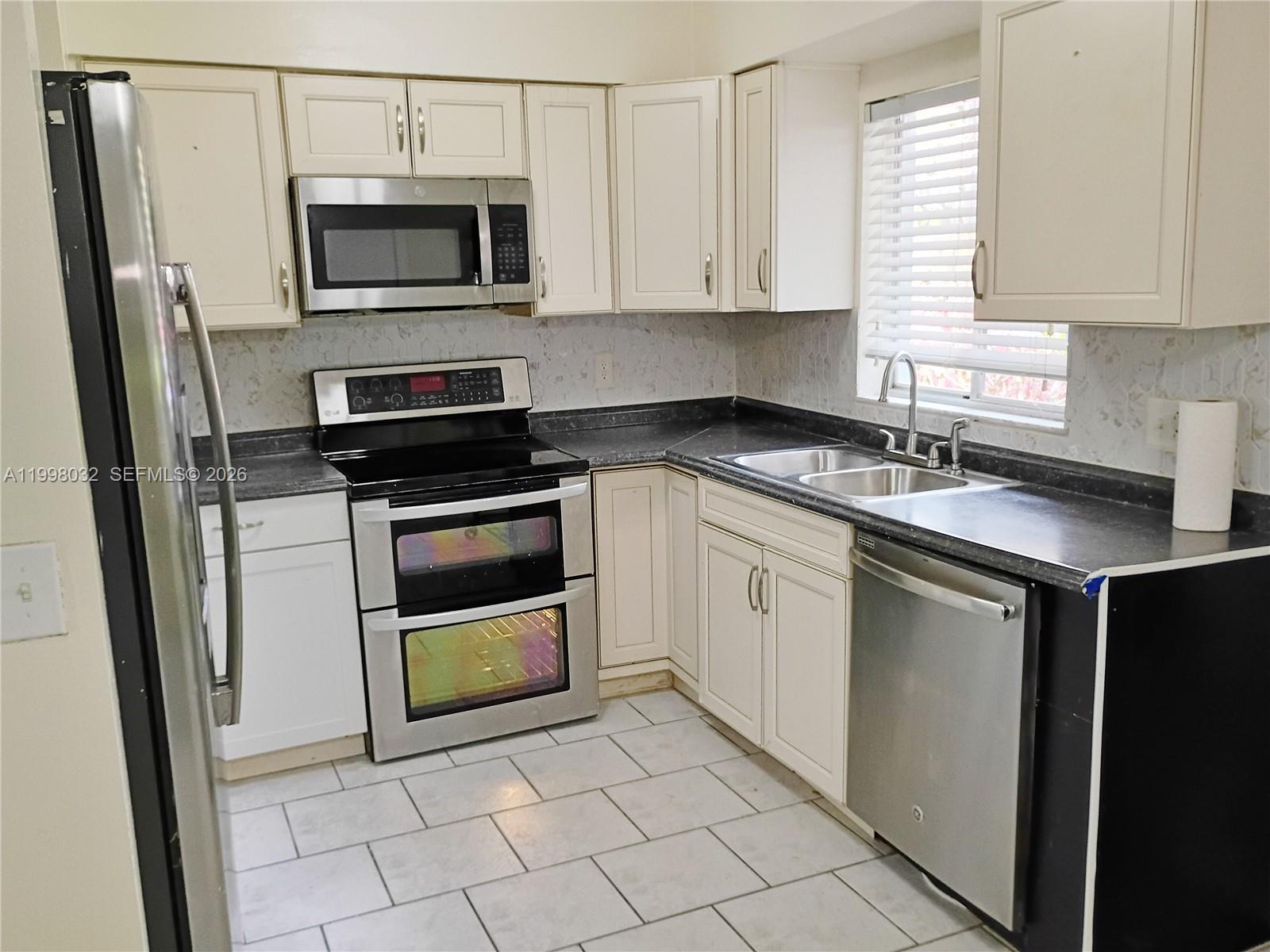 SIGNAL HILL - Residential