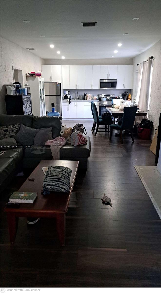 MELROSE HEIGHTS - Residential Income