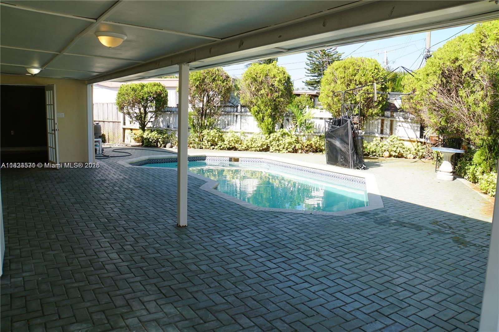 PLAYLAND ISLES - Residential