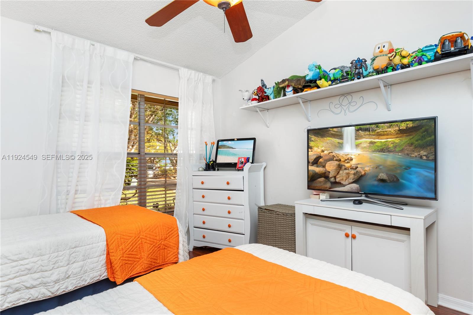 SABAL PINES - Residential