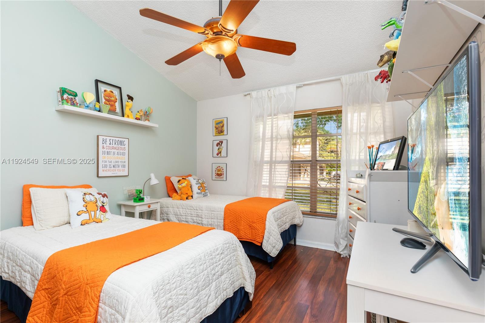 SABAL PINES - Residential