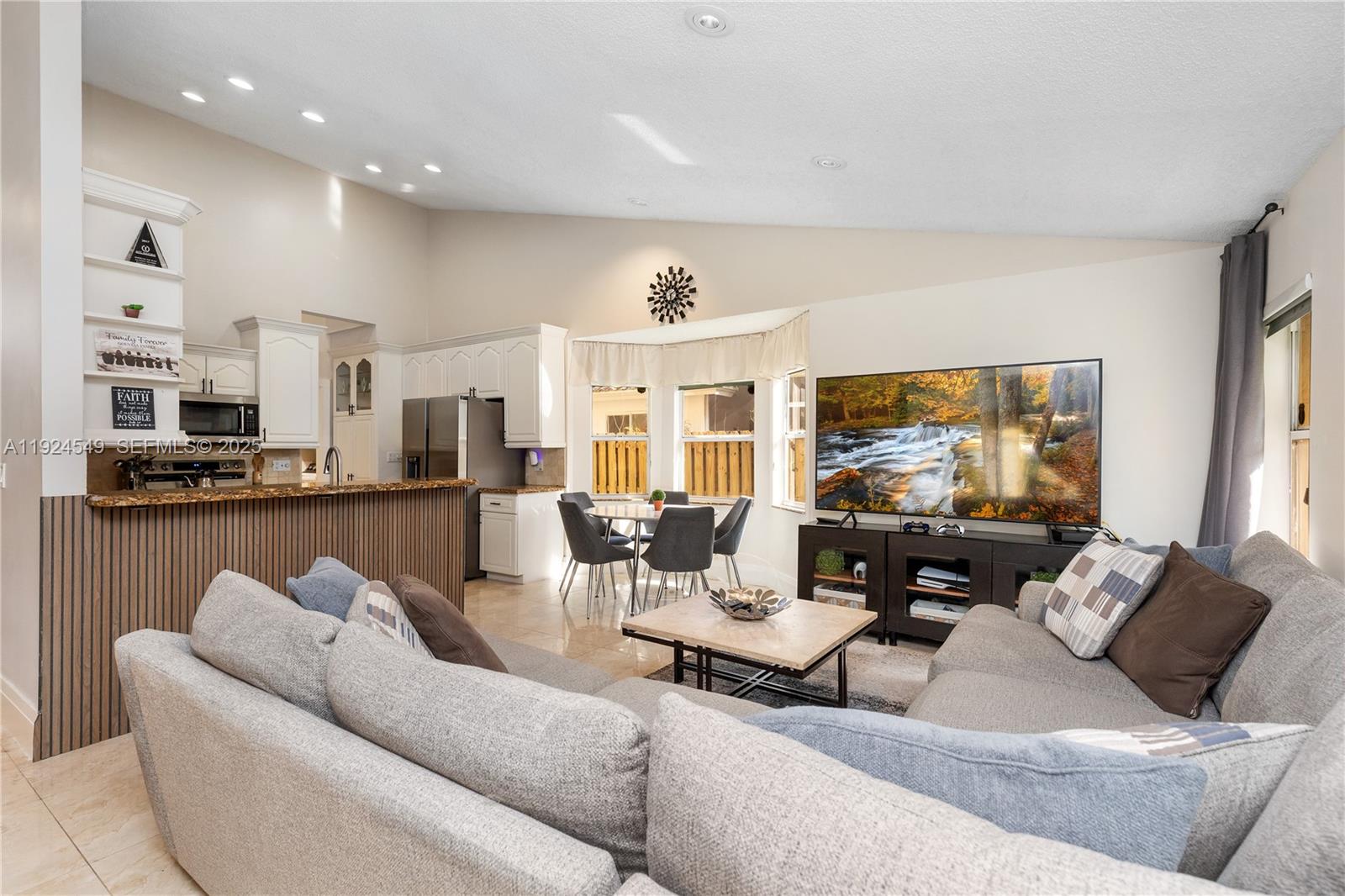 SABAL PINES - Residential