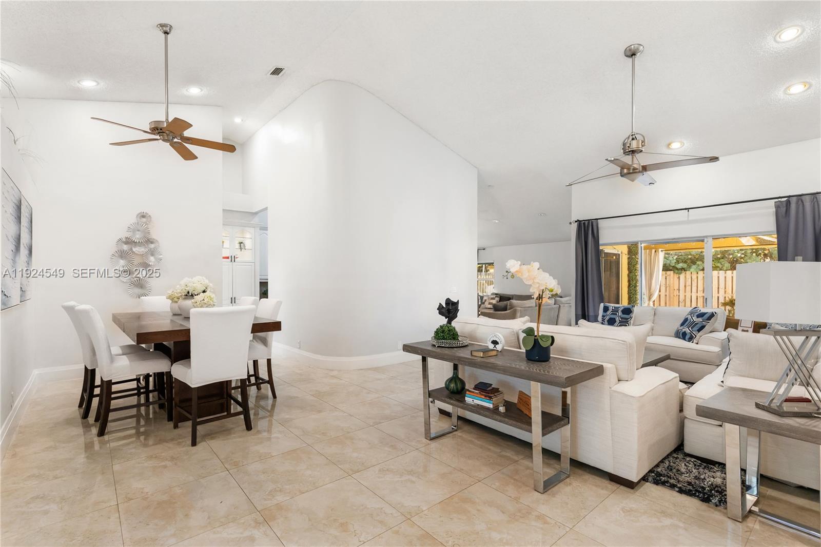 SABAL PINES - Residential