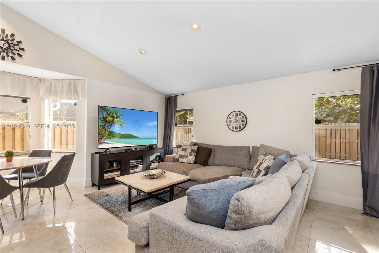 SABAL PINES - Residential