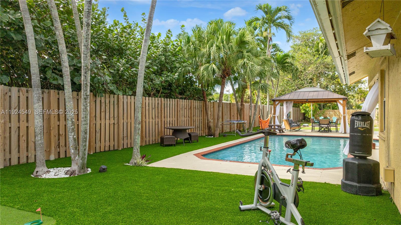 SABAL PINES - Residential