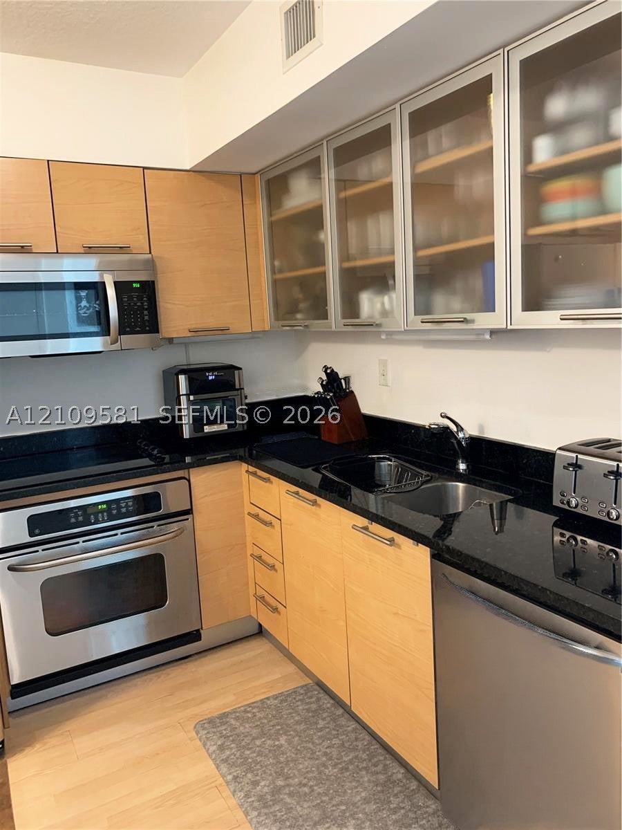 31 SE 5th St 1608