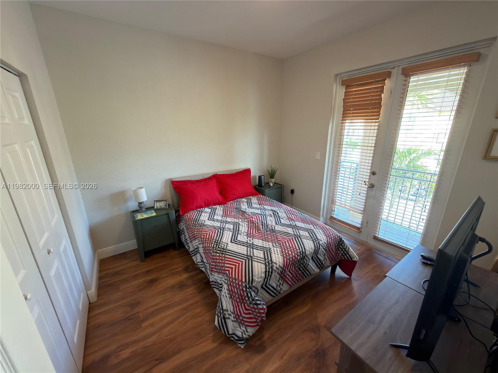 COURTS AT TUSCANY - Residential