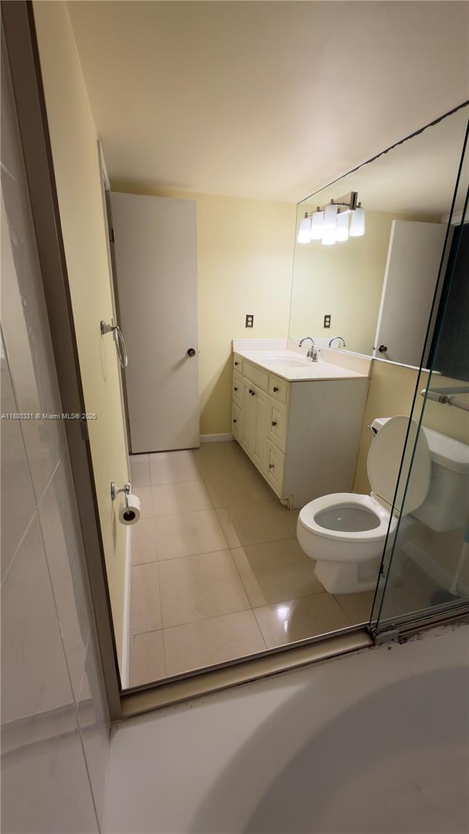 200 LESLIE CONDO - Residential Lease