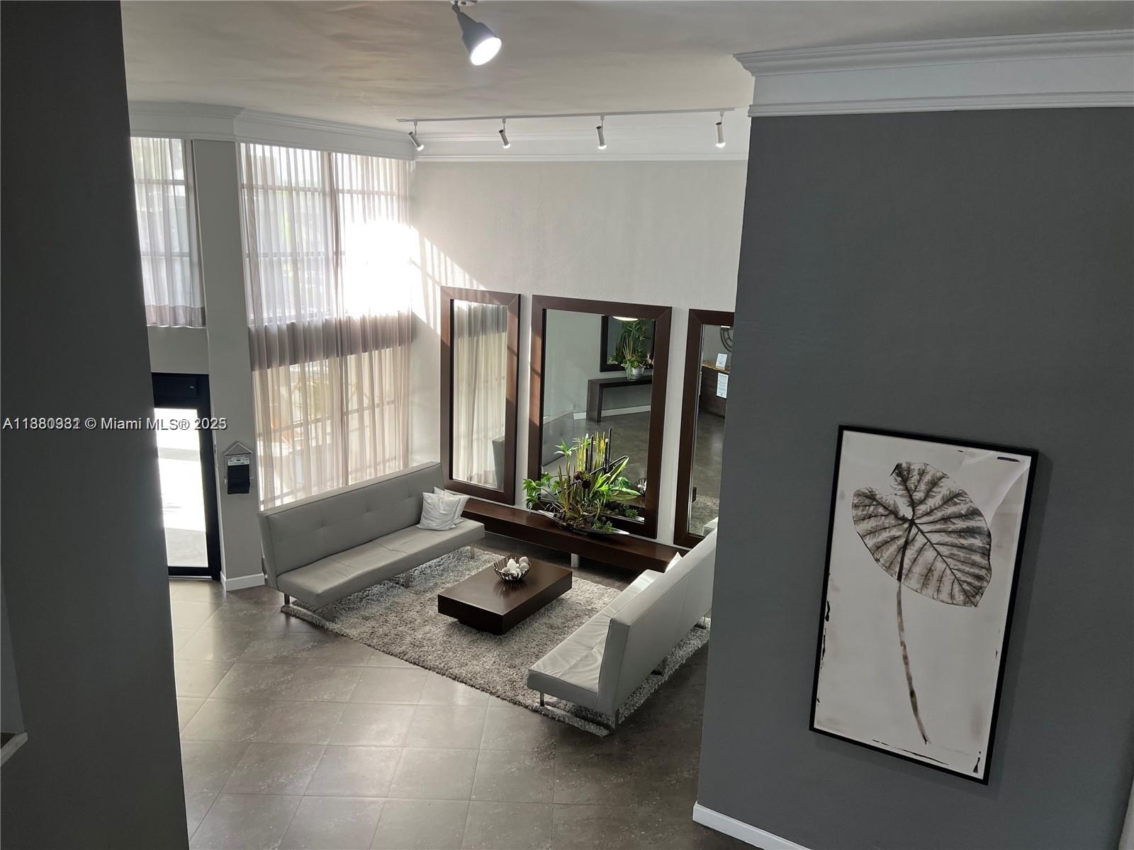 200 LESLIE CONDO - Residential Lease