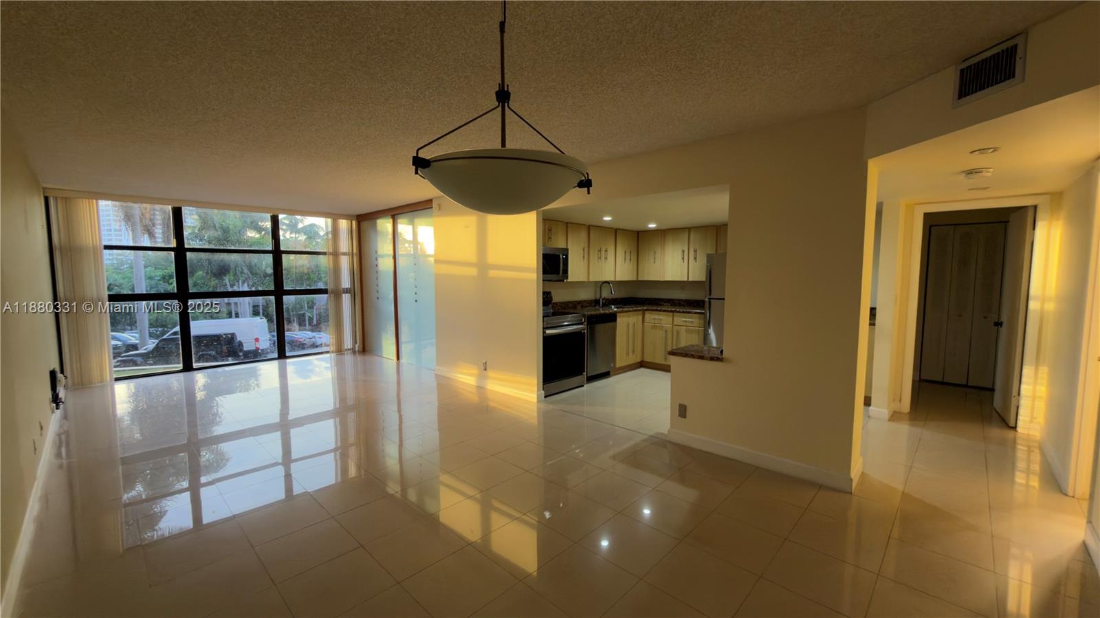 200 LESLIE CONDO - Residential Lease