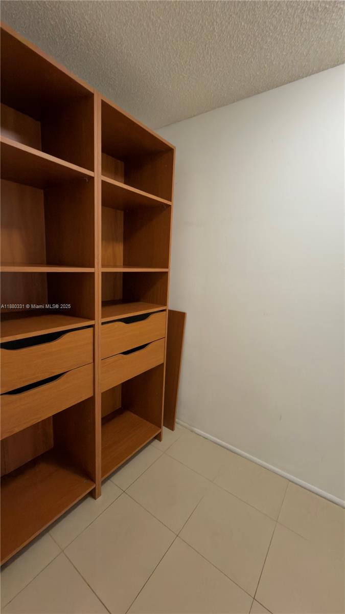 200 LESLIE CONDO - Residential Lease