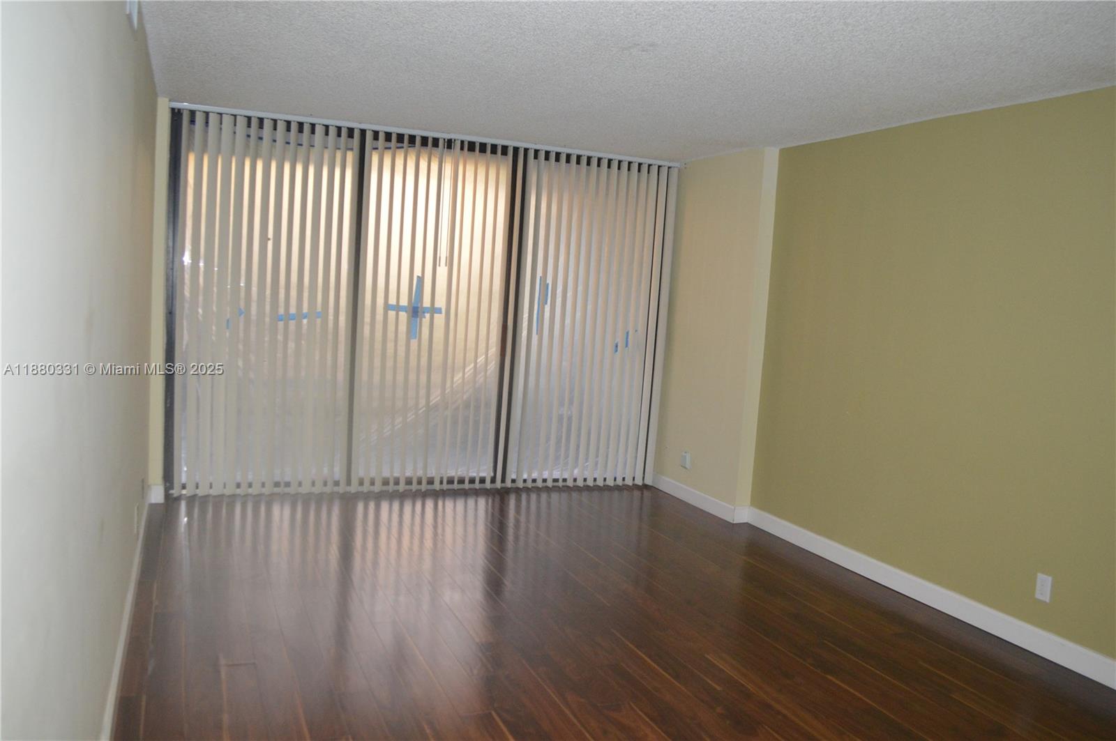 200 LESLIE CONDO - Residential Lease