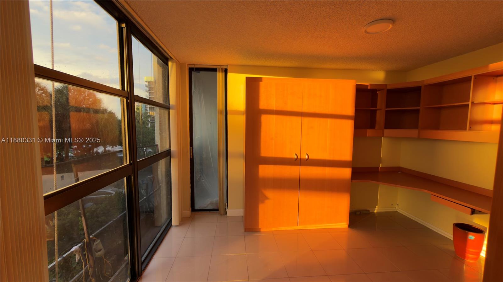 200 LESLIE CONDO - Residential Lease