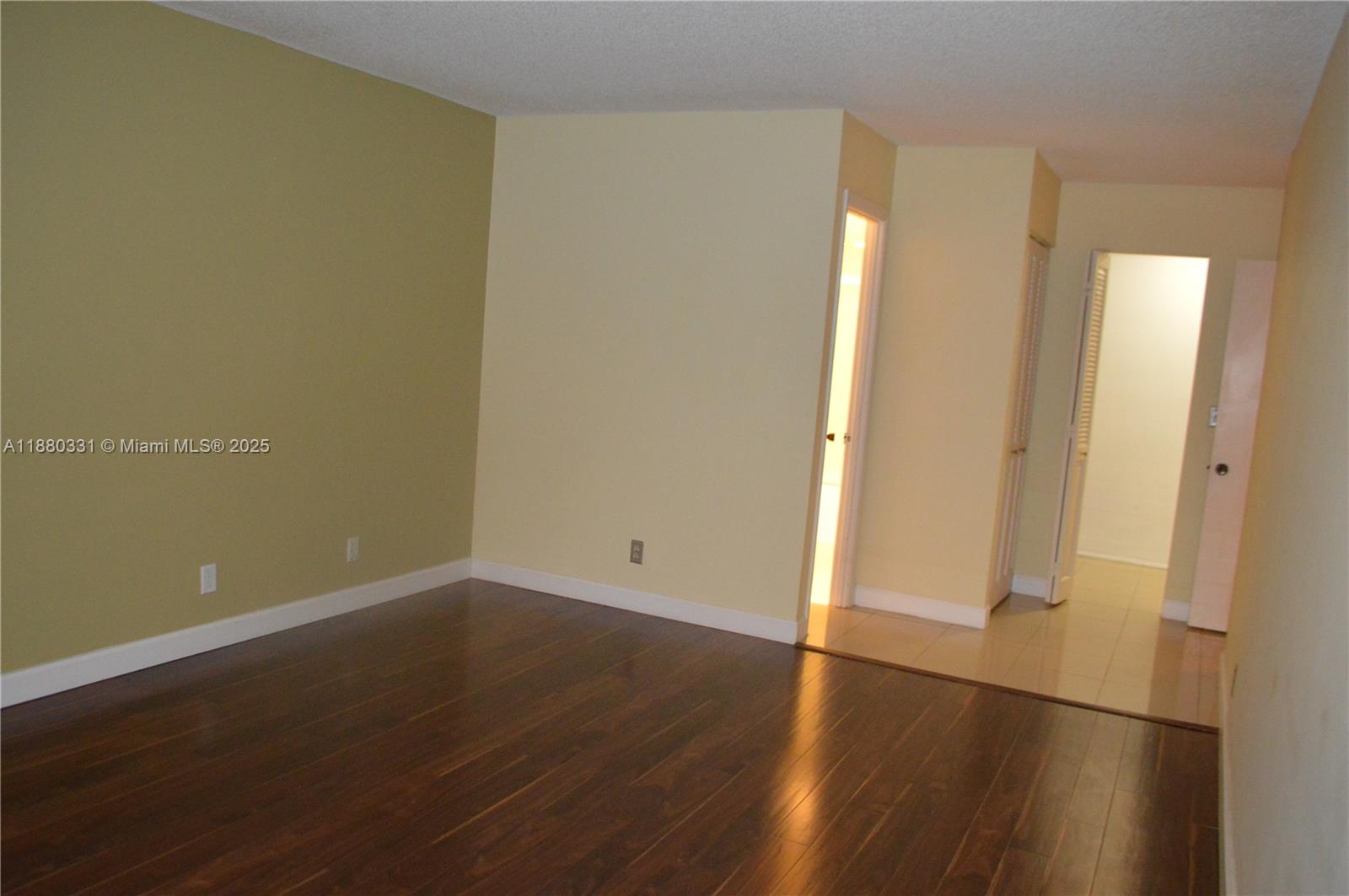 200 LESLIE CONDO - Residential Lease