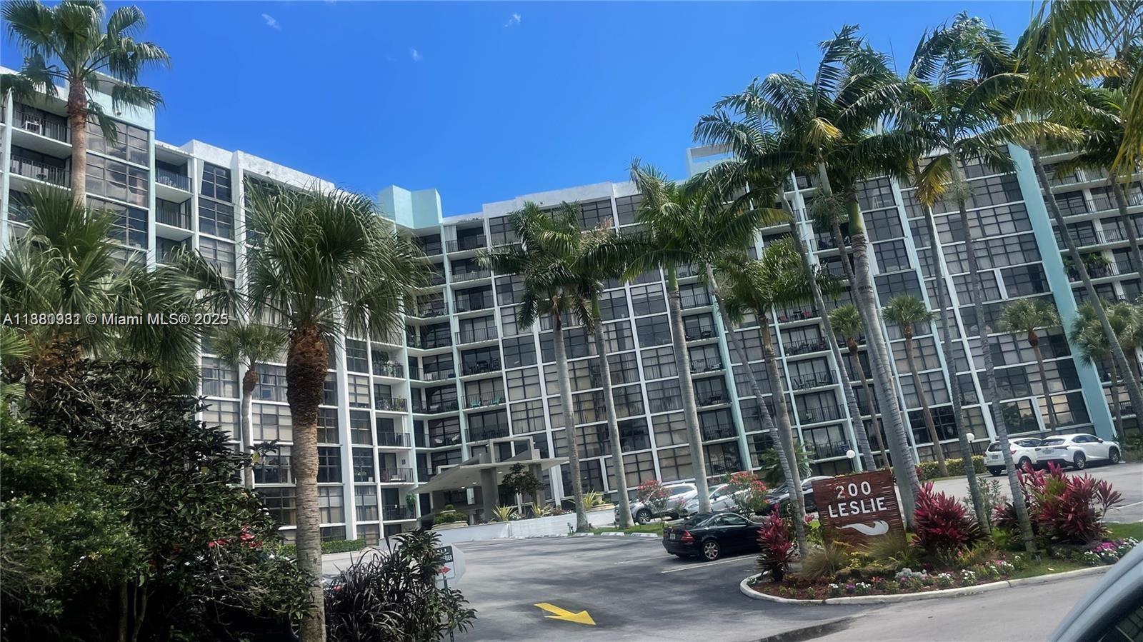 200 LESLIE CONDO - Residential Lease