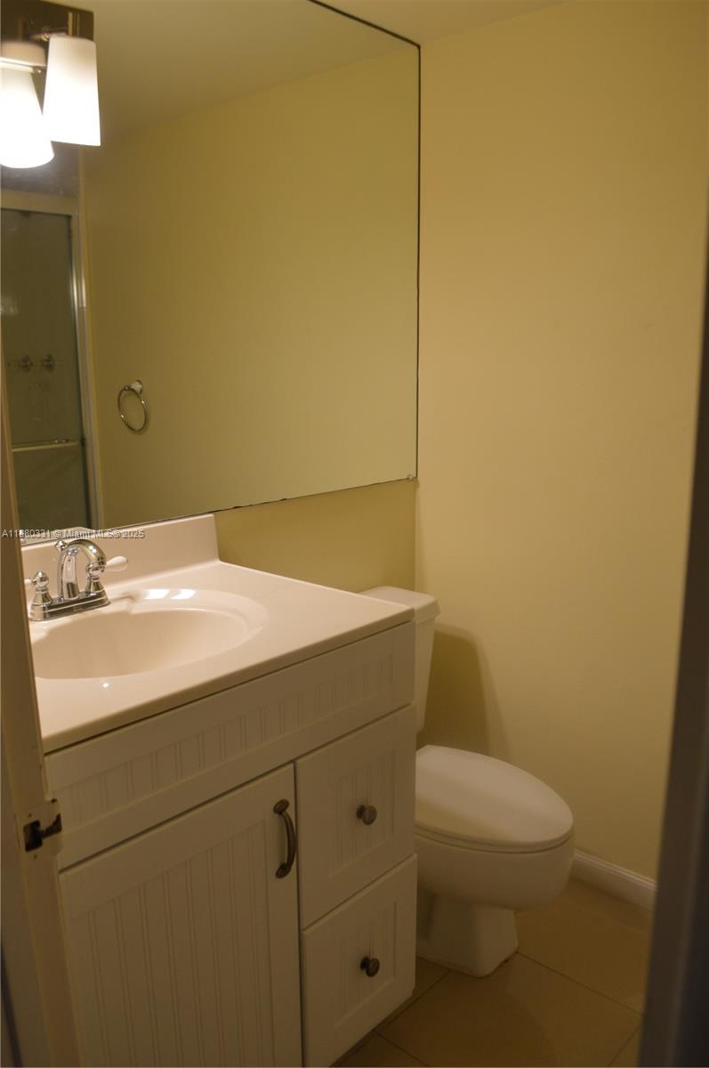 200 LESLIE CONDO - Residential Lease