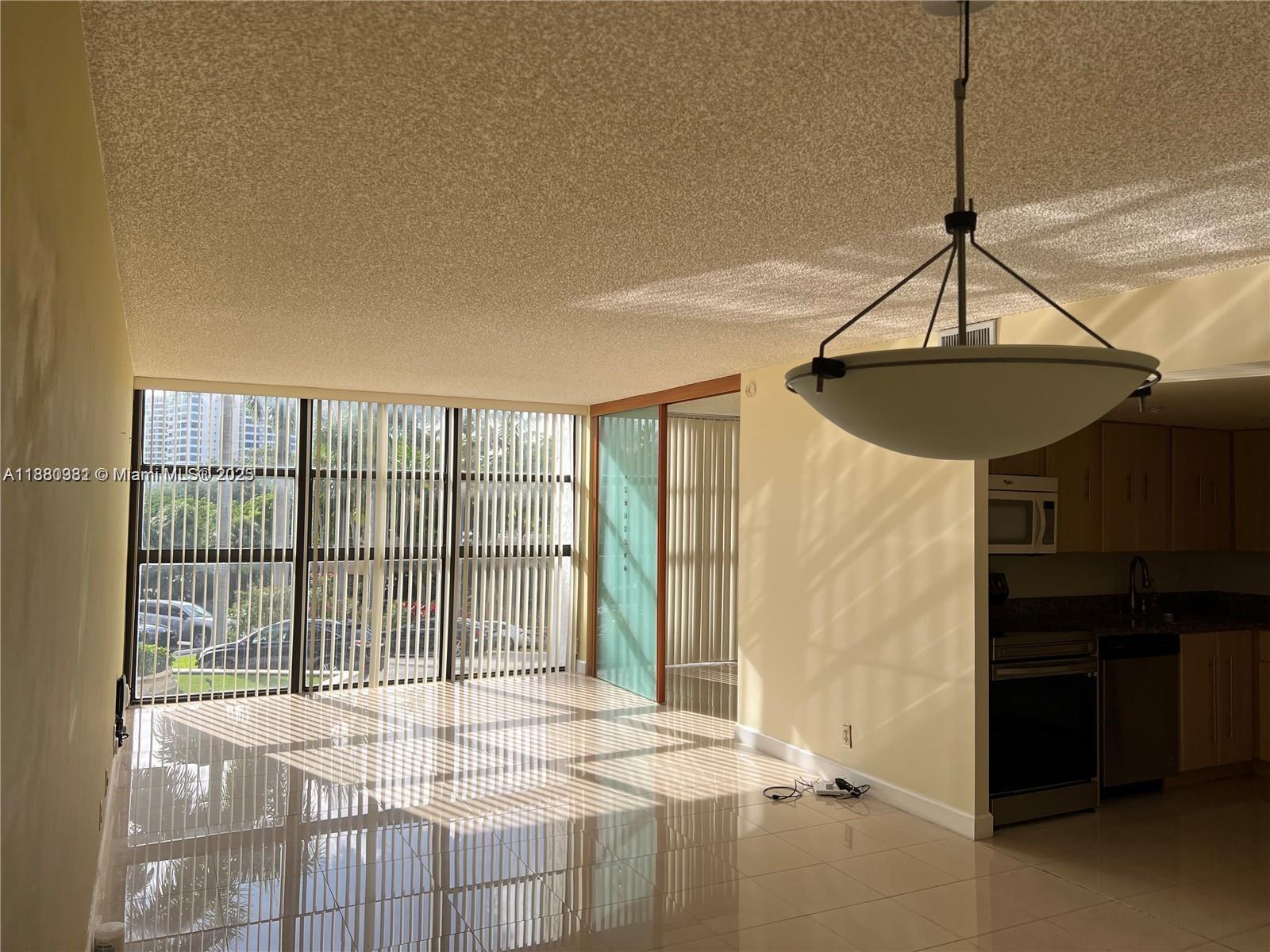 200 LESLIE CONDO - Residential Lease