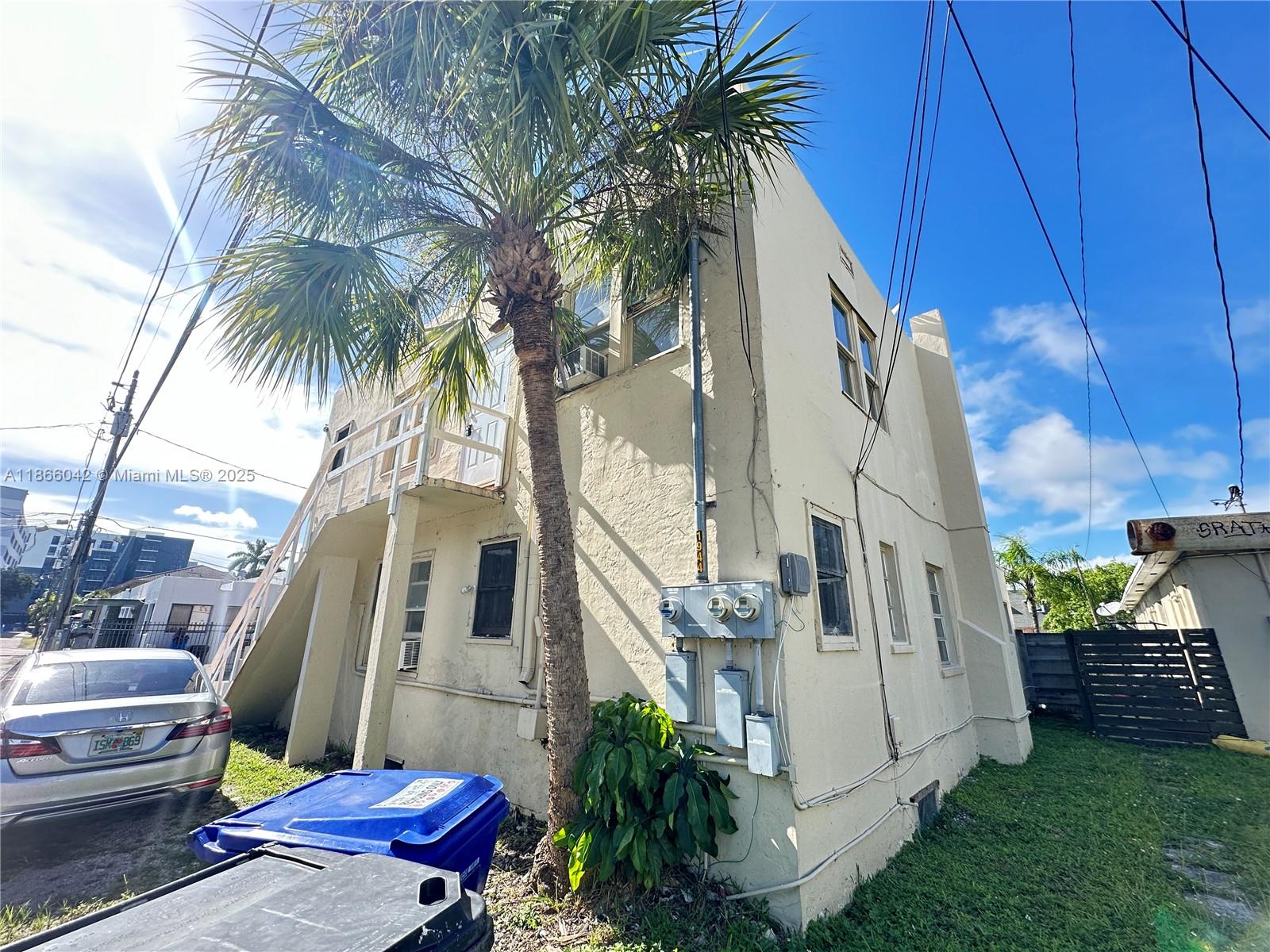 HOLLYWOOD - Residential Lease