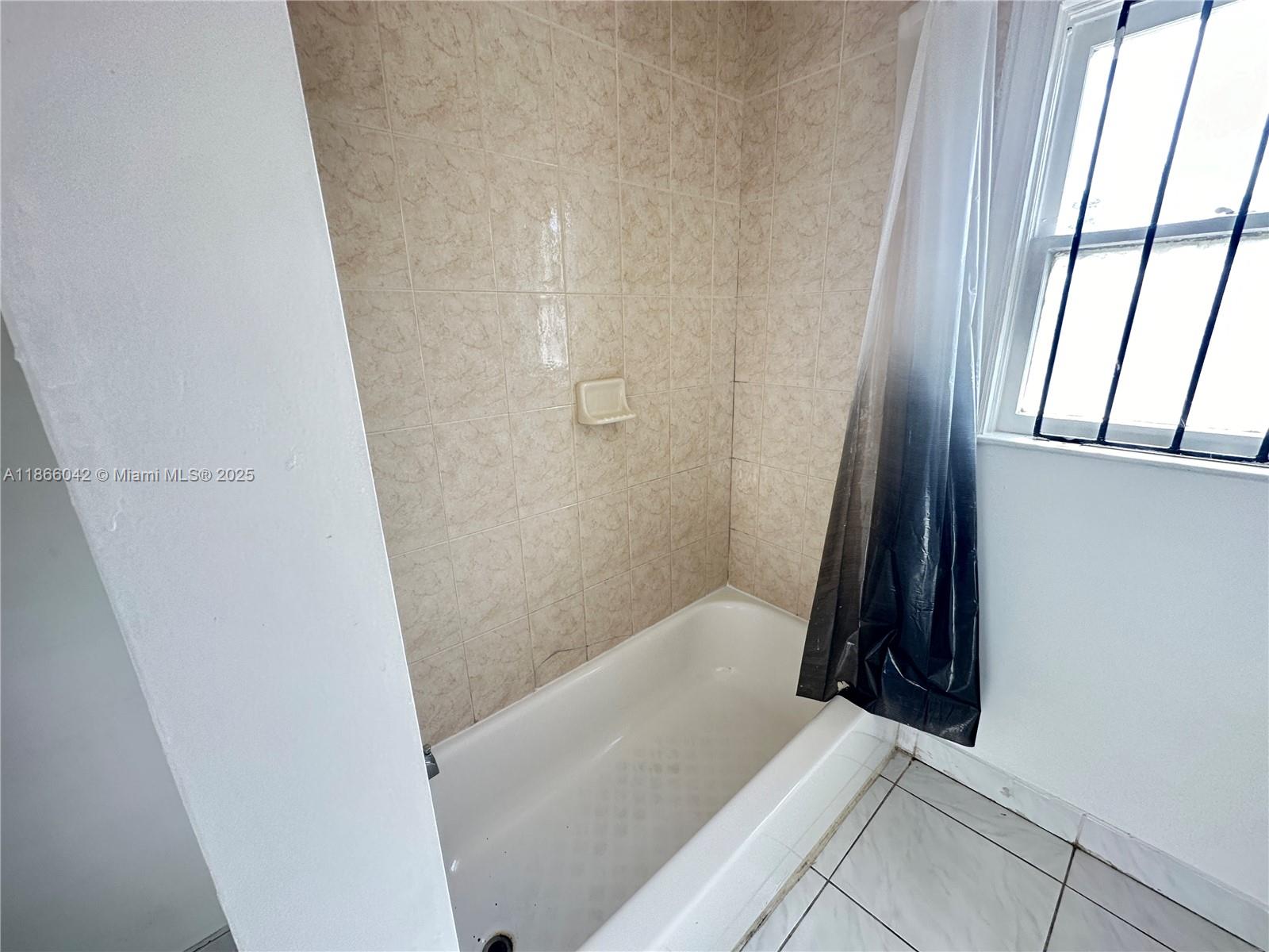 HOLLYWOOD - Residential Lease