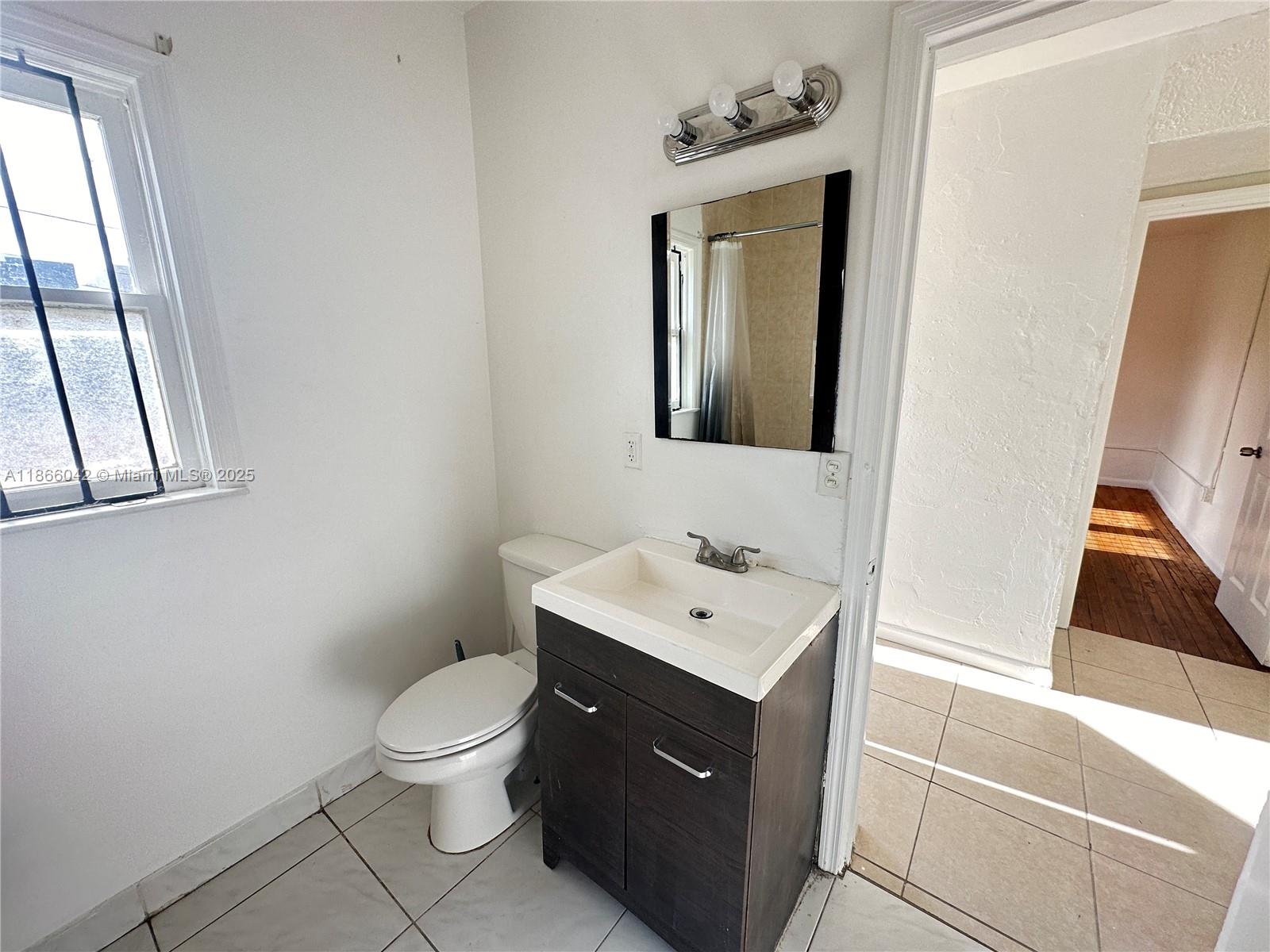 HOLLYWOOD - Residential Lease