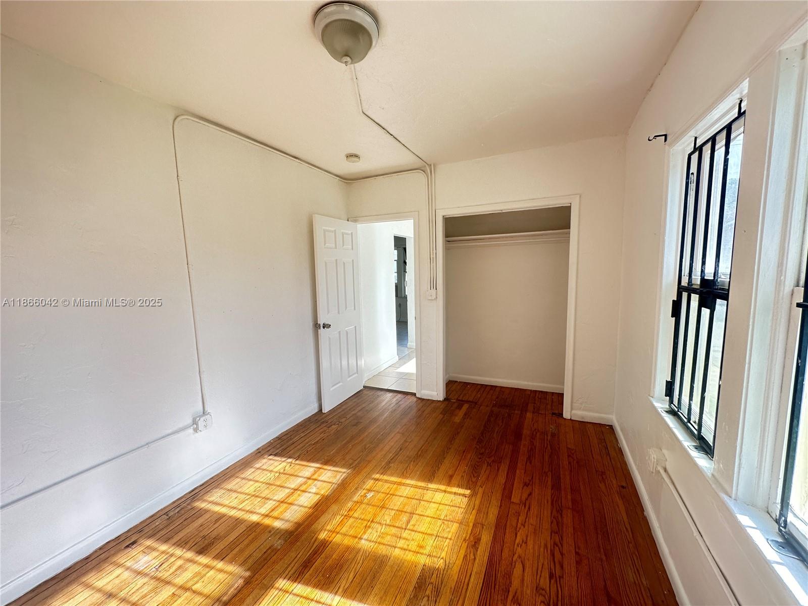 HOLLYWOOD - Residential Lease