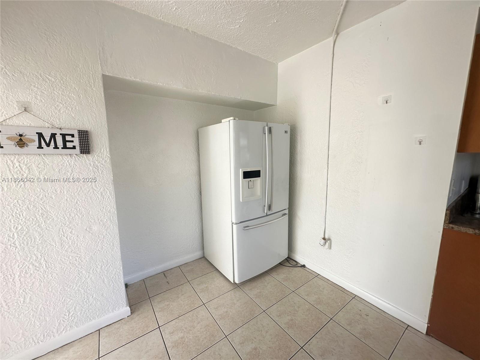 HOLLYWOOD - Residential Lease