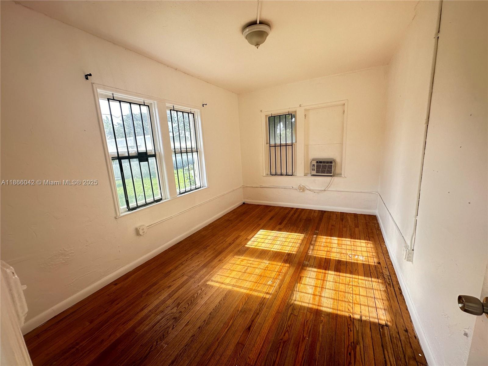 HOLLYWOOD - Residential Lease