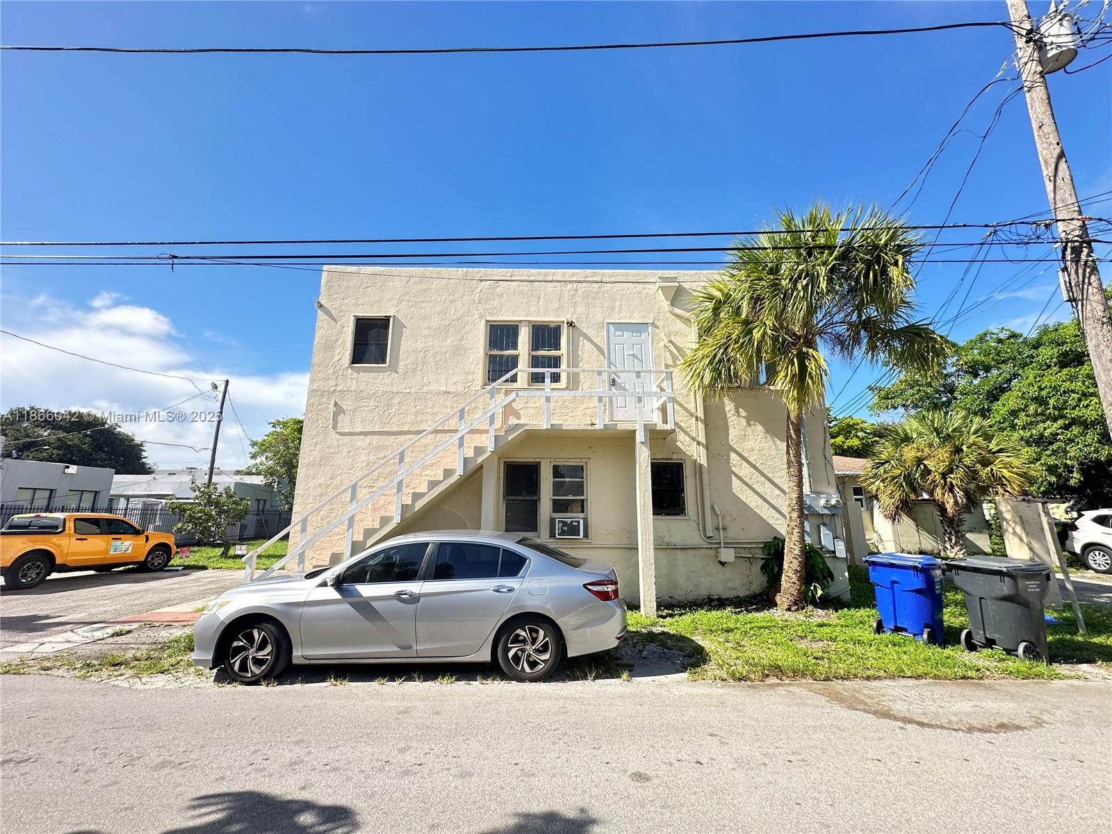 HOLLYWOOD - Residential Lease