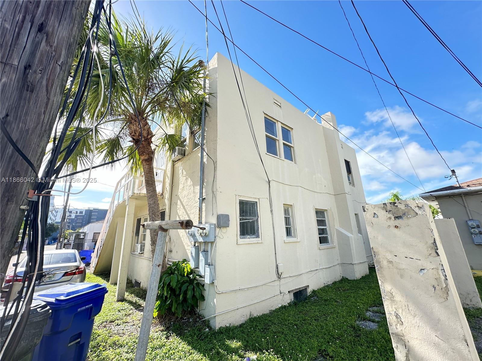 HOLLYWOOD - Residential Lease