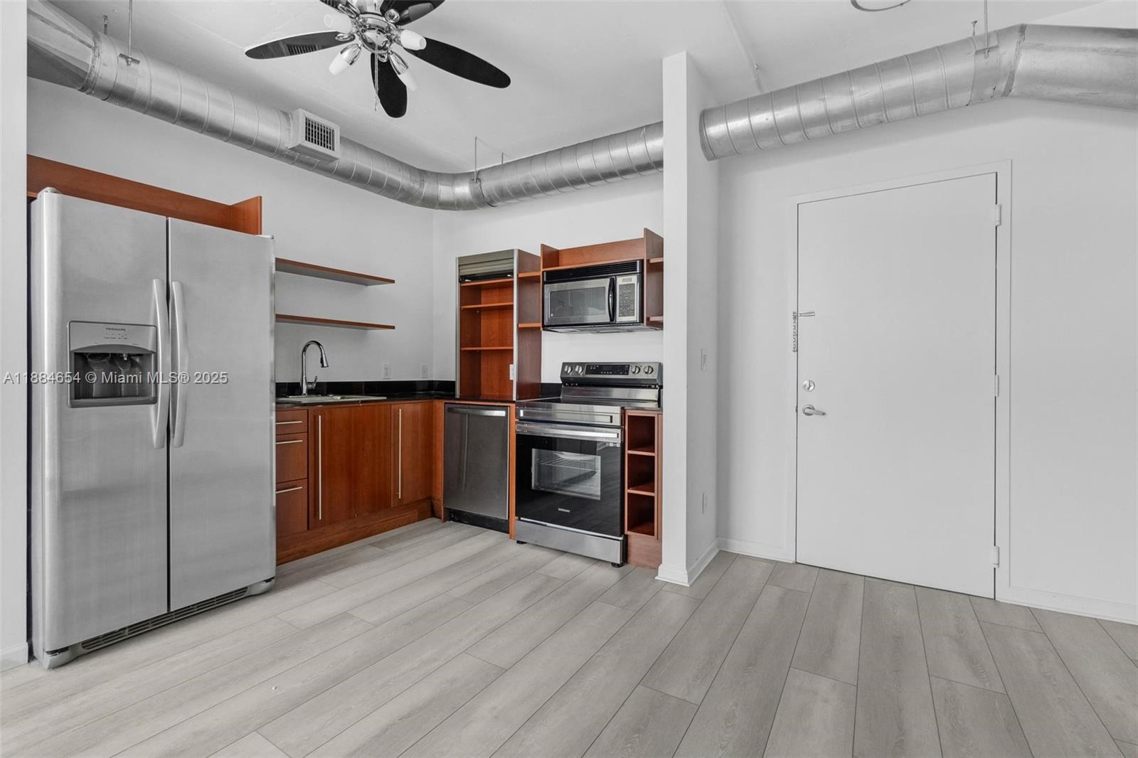 690 SW 1 CT PHII 19