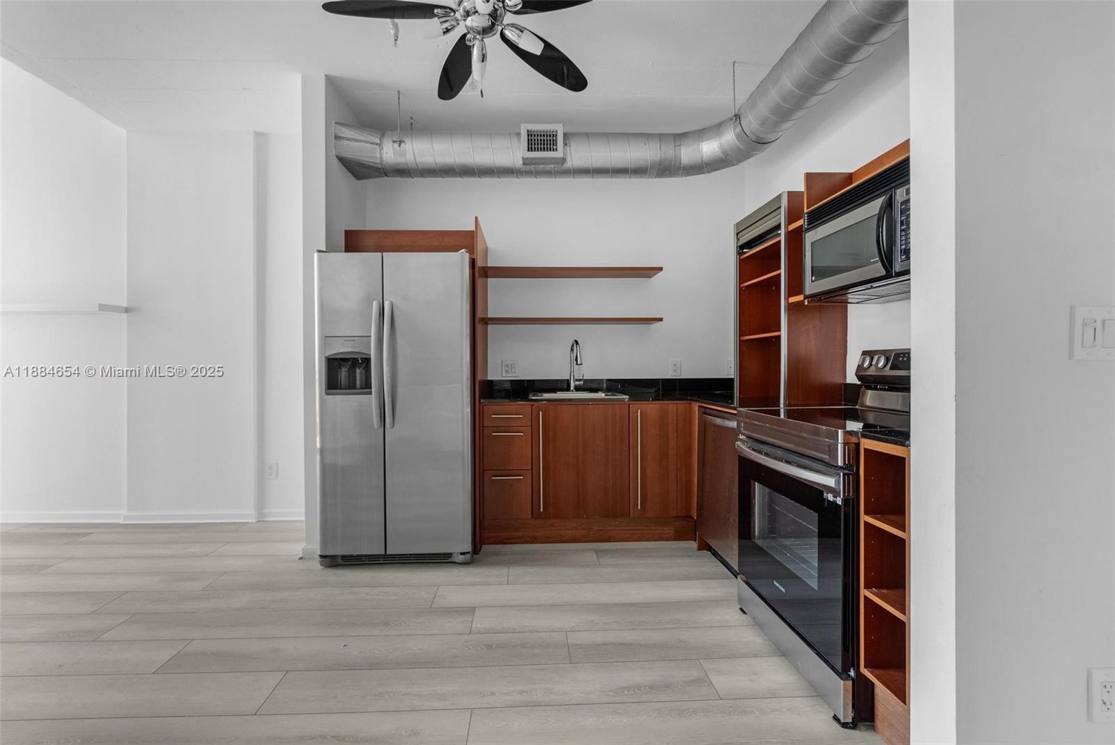 690 SW 1 CT PHII 19