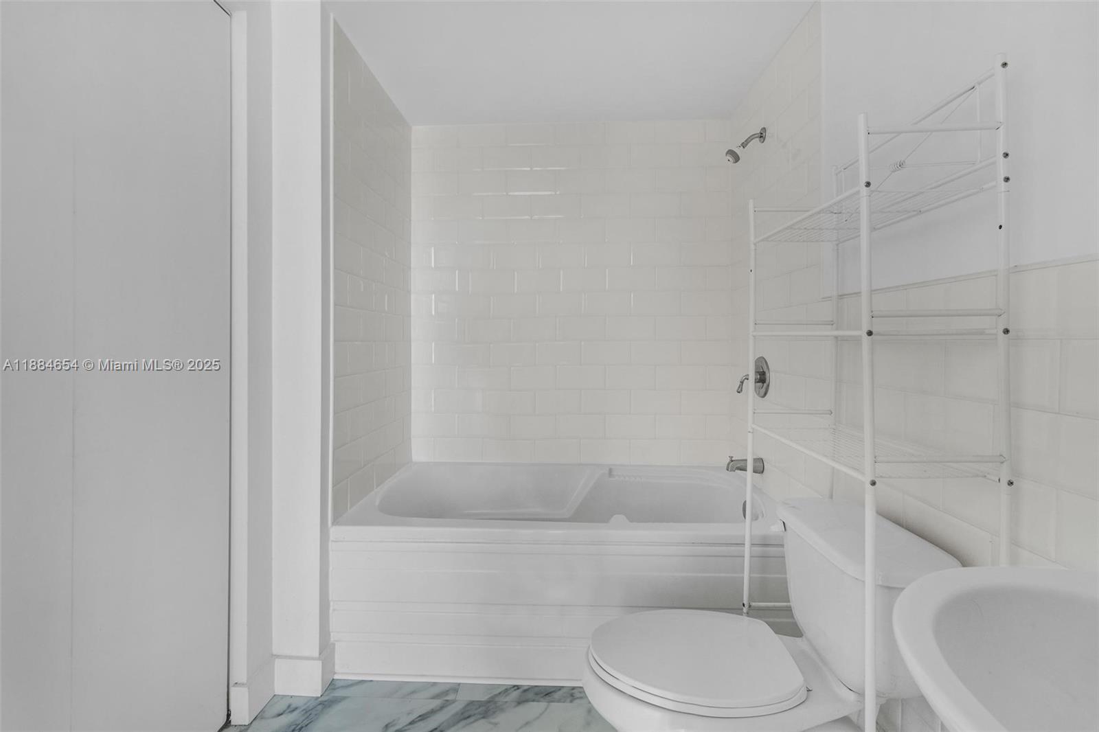 NEO VERTIKA CONDO - Residential