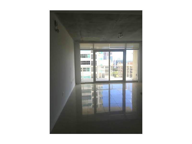 Midblock Condominium - Residential Lease
