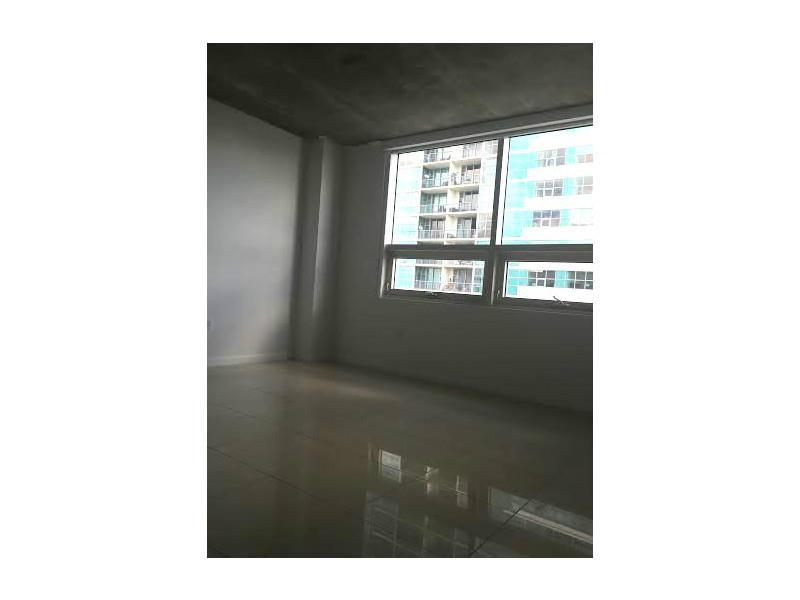 Midblock Condominium - Residential Lease