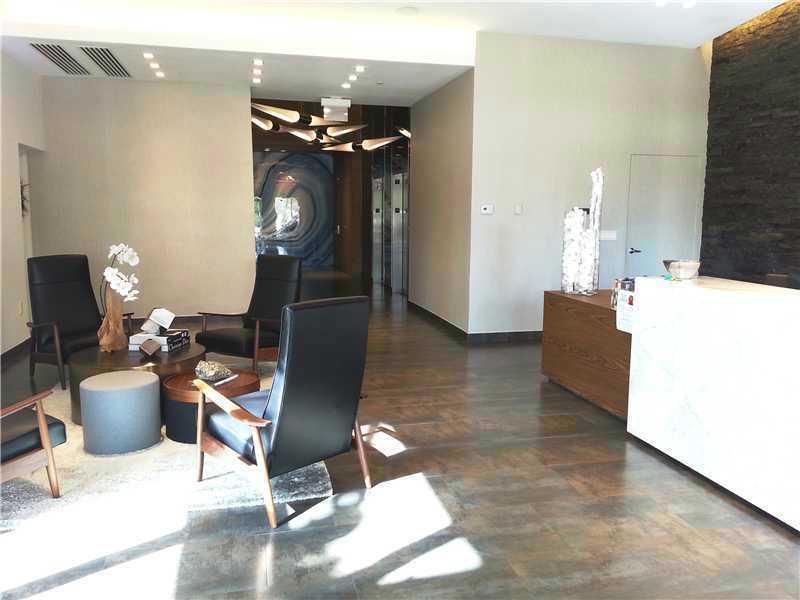 Midblock Condominium - Residential Lease