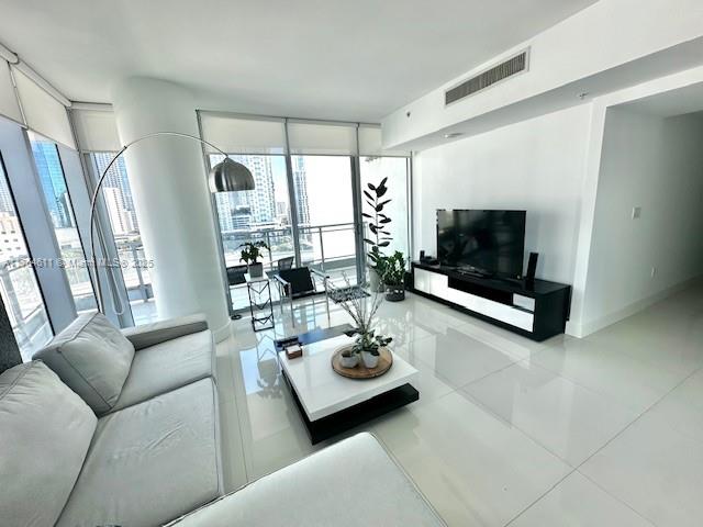 92 SW 3rd St 1410