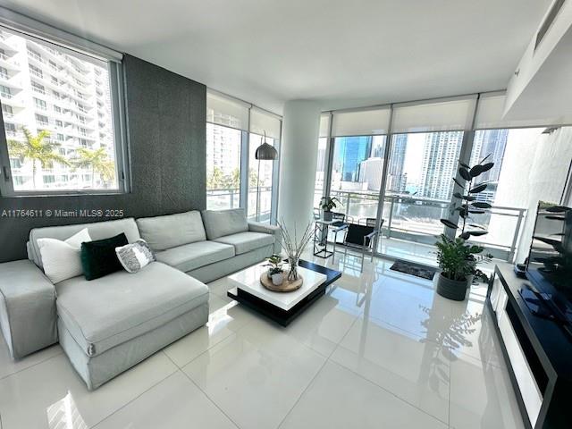 92 SW 3rd St 1410