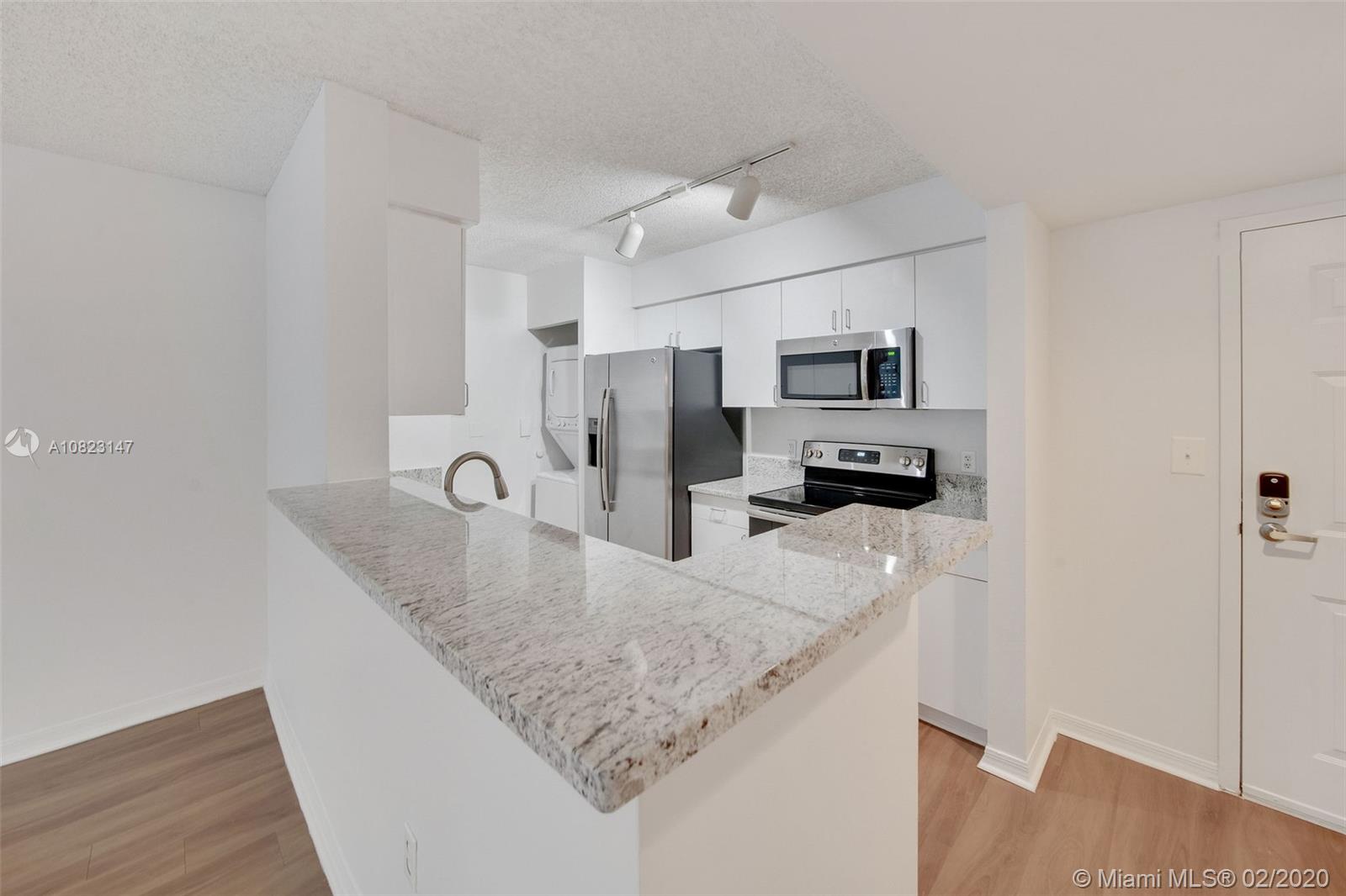 Yacht Club Brickell - Residential Lease