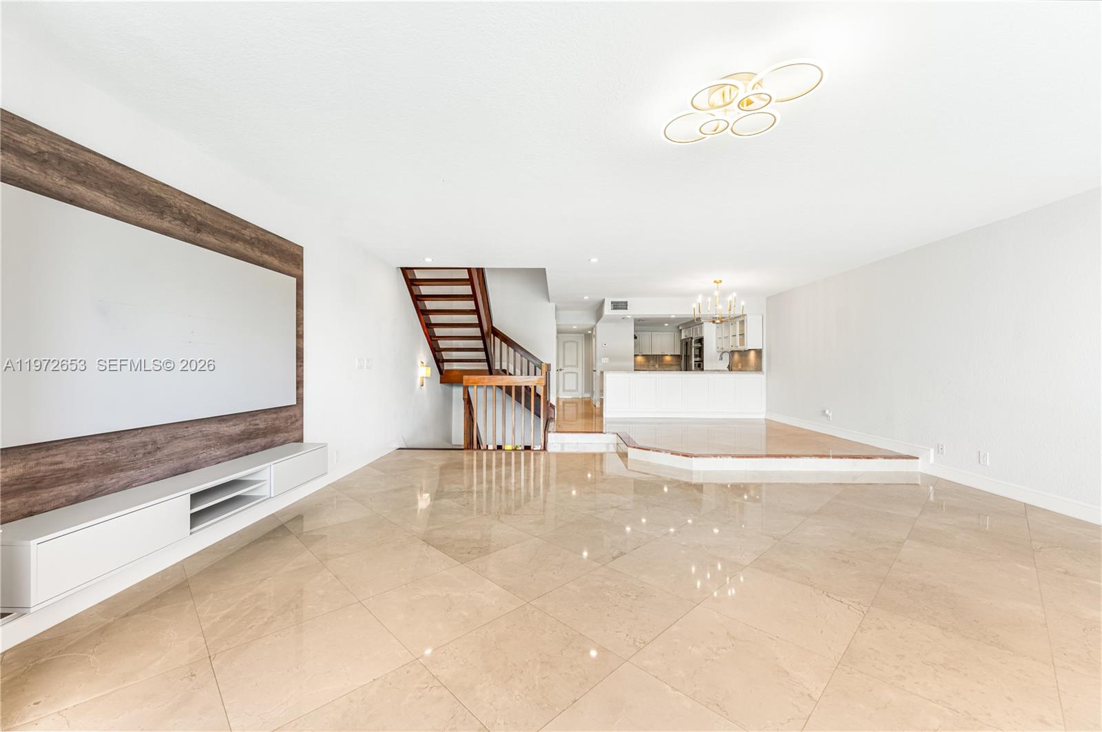 ROYAL HARBOUR YACHT CLUB - Residential