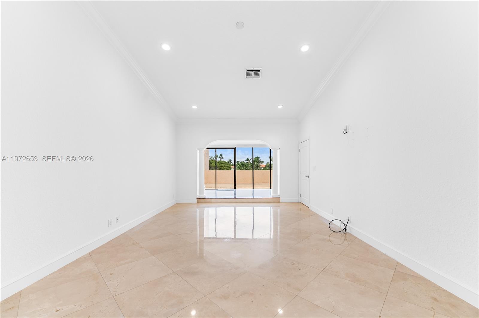 ROYAL HARBOUR YACHT CLUB - Residential