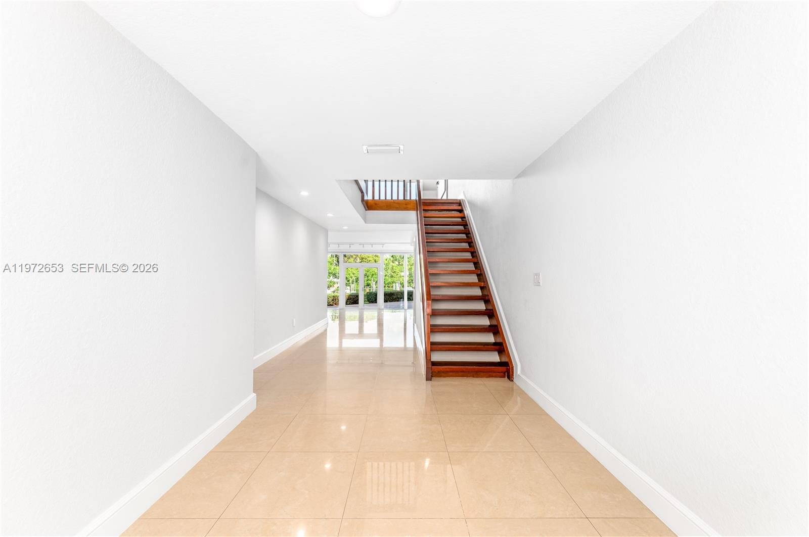 ROYAL HARBOUR YACHT CLUB - Residential