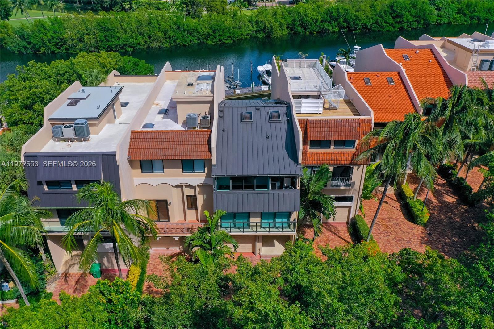 ROYAL HARBOUR YACHT CLUB - Residential